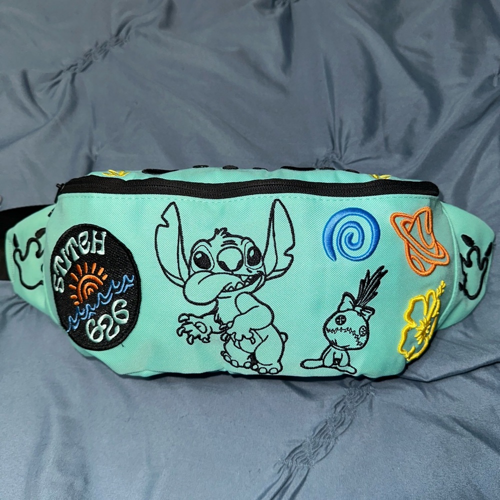 NWT DISNEY PARKS STITCH LARGE FANNY PACK TEAL